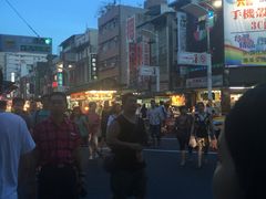 -六合夜市