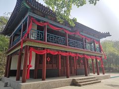 -雪山彩虹谷景区