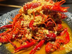 金汤蒜香小龙虾-红盔甲·小龙虾(人民广场店)