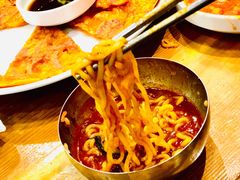 辛拉面-喇喇排骨火锅·传统韩式脊骨汤(望京西园总店)