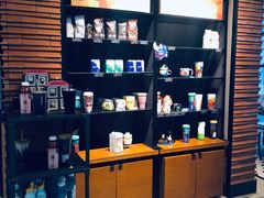 -星巴克(上海虹桥新天地二店)