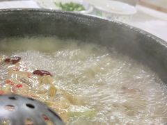 -鲁朗纳麦石锅鸡庄园