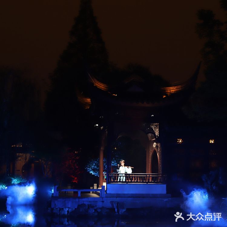 打造了南京唯一沉浸式实景园林演出！