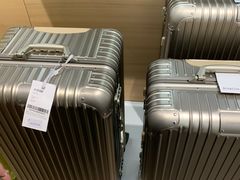 实物图-Rimowa(玛丽恩广场店)