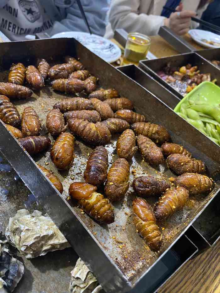 老三李村河底戳子肉(总店)-"店面装修的很随意,可以说是没有修饰-朴实