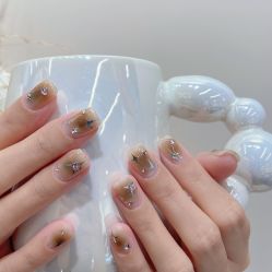 -花岐款式专研健康美甲沙龙