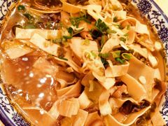 -山明水秀大饭店