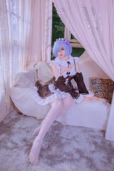 -星元素cosplay动漫摄影写真工作室
