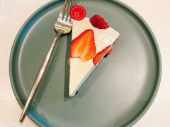 草莓酸奶乳酪蛋糕-双风车咖啡馆 Twin Windmills(六道口店)
