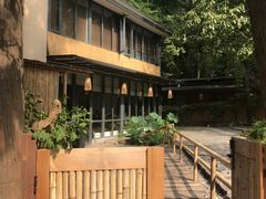 -乐领拈花溪·林涧食韵