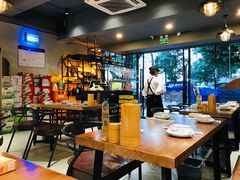 大堂-记忆串城·东北烧烤·小龙虾·大型团建(南油店)