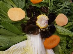 -尚尚仙·酸汤猪手·猪肚鸡火锅(华联万柳购物中心店)