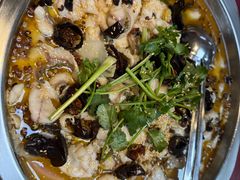 -何哥鲜鱼餐厅(龙湖花园店)