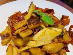 脆馕炒板筋-胖老汉椒麻鸡清真新疆菜(西御街店)