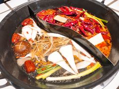 红油菌汤鸳鸯锅-贰回巷火锅馆(钟楼店)