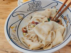 -陇上秦轩西安biangbiang面(朝龙汇店)