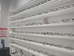 -美式眼镜·授权蔡司.依视路.尼康.豪雅.明月(南翔印象城店)