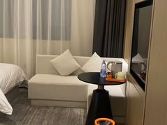 -雲宜贵宾舍酒店(深圳龙东地铁站店)