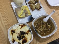 -门庭若市豆浆油条(恒生广场店)