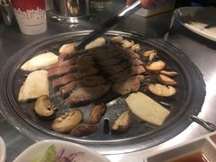 五花肉-韩聚屋韩国烤肉餐厅(新北万达店)