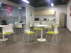 -天鹅到家·保姆月嫂育儿嫂(龙华店)