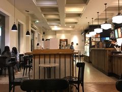 大堂-星巴克臻选(广州沙面店)