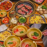  重庆‼️大碗果酒配烤肉🥩滋滋冒油！宝藏韩料店