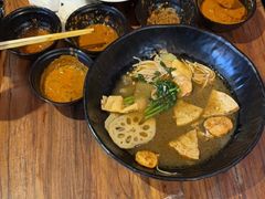 -万记麻辣烫国展总店