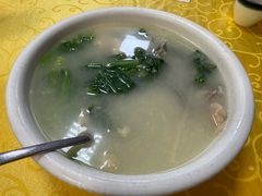 鱼头豆腐汤-金豪沙姜鸡饭店(昌平路店)