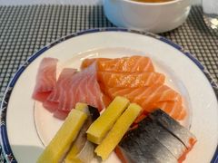 -亚洲国际大酒店·云顶阁旋转自助餐厅