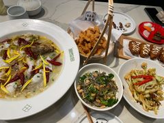 -渔语鱼酸菜鱼新川菜(来福士店)