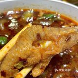 路过一定要买！它家虎皮鸡爪真的好好吃啊..