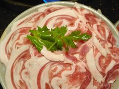 -茅草房·河畔园林火锅