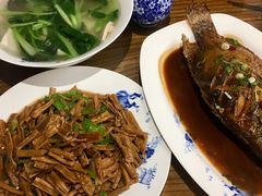 -缘来聚·徽菜名店(黄山宏村店)