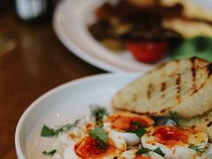 -ROAST coffee & eatery