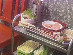 -钢管厂五区小郡肝串串香(蜀都万达店)