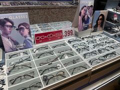 -美式眼镜·授权蔡司.依视路.尼康.豪雅.明月(南翔印象城店)