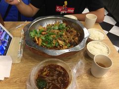 -愉肴麻辣香锅(中山路店)