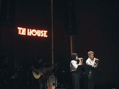 -TZ House音乐现场(来福士中心店)