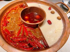 重八秘制红油骨汤牛丸鸳鸯锅-重八牛府(花乡奥莱店)