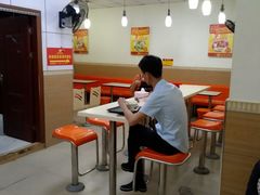 用餐区-华姐鸡粉(中心店)