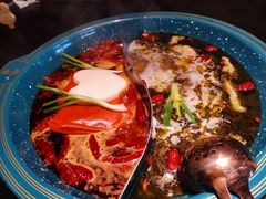 麻辣红油 酸菜锅-吼堂老火锅(武汉 天地壹方南馆店)