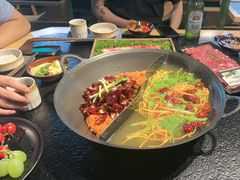 -鹿鸣山草本茶香火锅(园西路店)