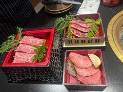 -山川小町·极番烧肉(新地假日广场店)