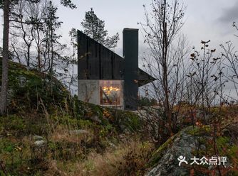 这个房子的业主想要一个远可欣赏峡湾风景，近可休憩心灵