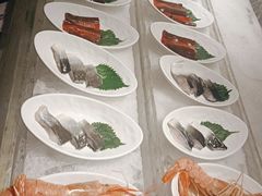 -雍容荟帝王蟹活龙虾展台自助(IFS黑金店)