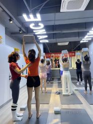 -静待花开瑜伽尊巴会馆