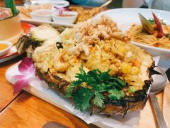 -Chom Cafe and Restaurant