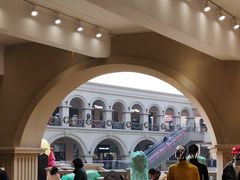 -王府井奥莱临潼小镇(临潼店)
