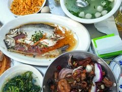 -丹水桥地锅鱼·翘嘴鲌·地方特色全鱼宴(丹江口大坝店)